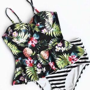 CUPSHE Time Slips Away Floral Bikini Set